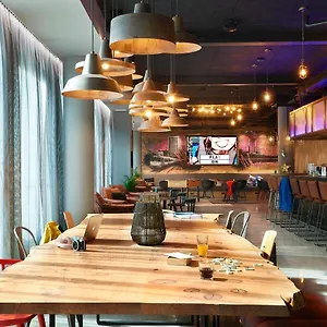 4* Hotel Moxy
