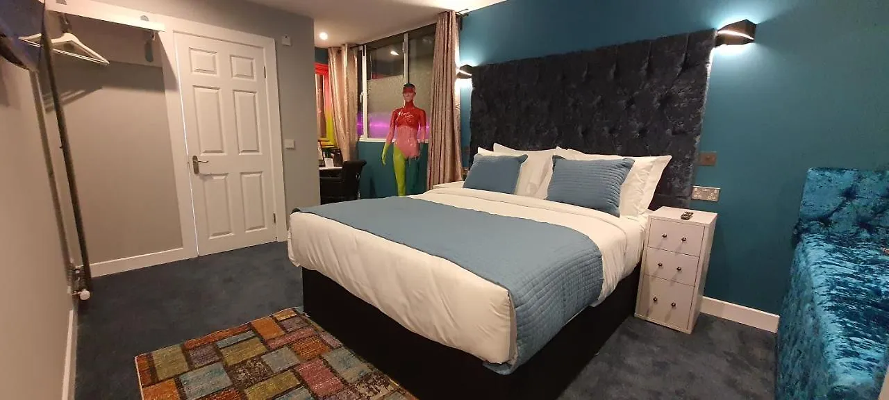 The Gate Hotel Dublin 0*,